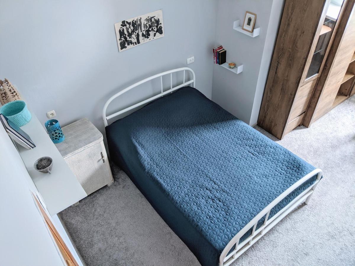 Entire 2-Bedroom Authentic Flat Kiev Exterior photo